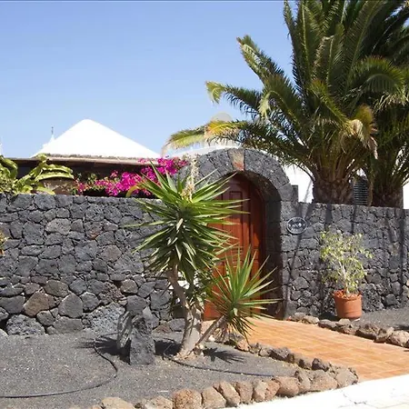 Teguise Tricia - 3 Bedrooms Private Pool Plus Wifi Vila *